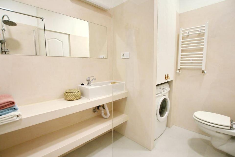 Pau Stylish Studios In The Heart Of 부다페스트 외부 사진