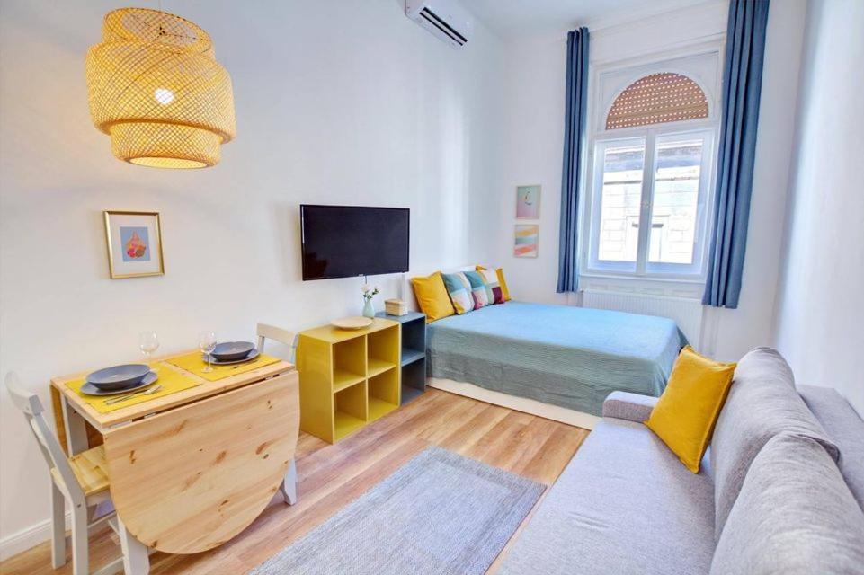 Pau Stylish Studios In The Heart Of 부다페스트 외부 사진